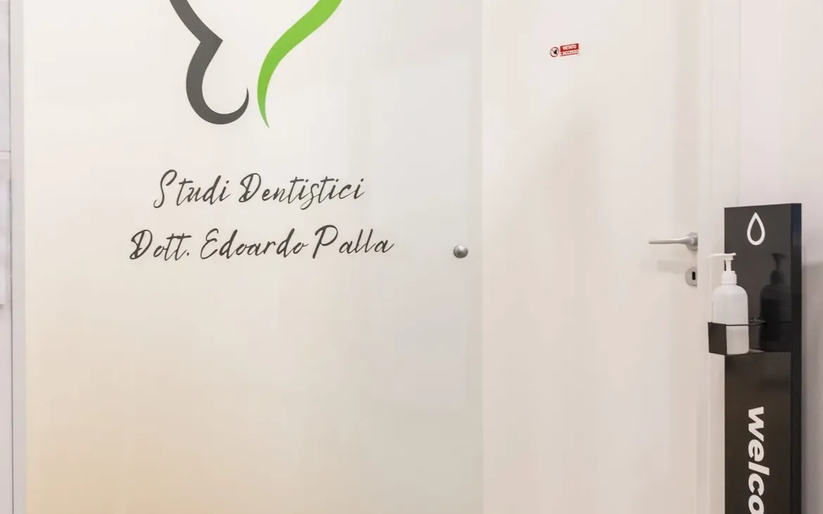 L'ingresso dello studio dentistico del Dott. Edoardo Palla